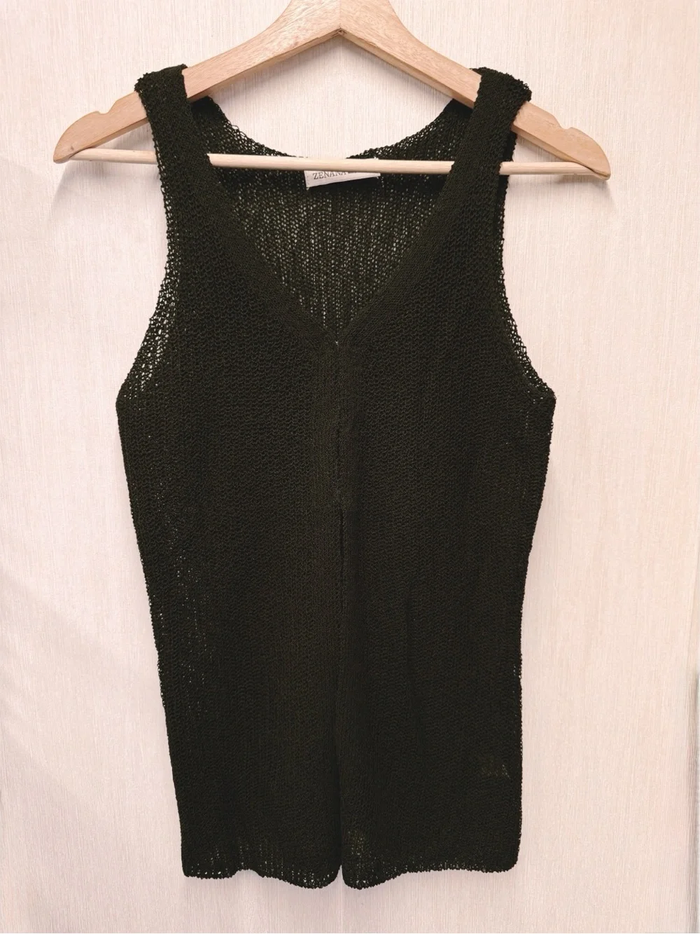 NWOT Zenana Black Hook & Eye Open Knit Sleeveless Sweater Vest, Size Large - Picture 2 of 9